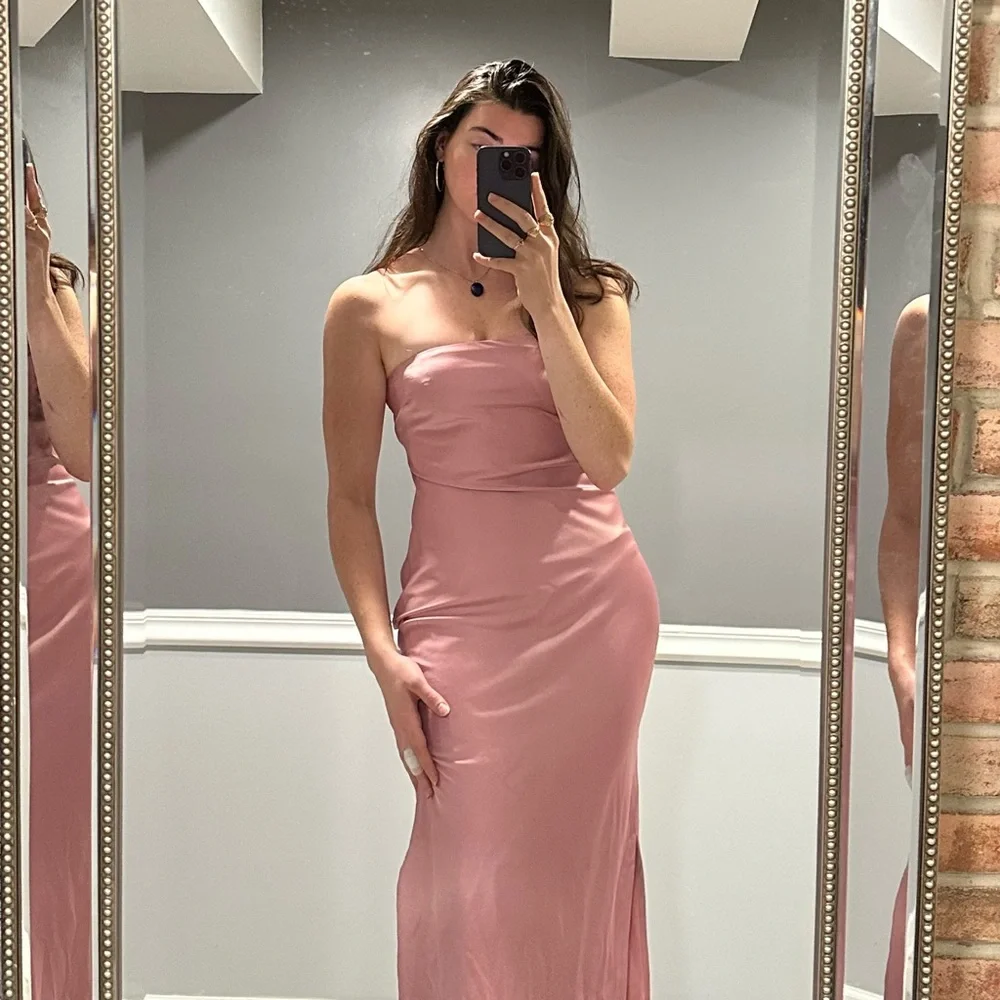 Elegant Pink Silk Dress - Picture 4 of 4